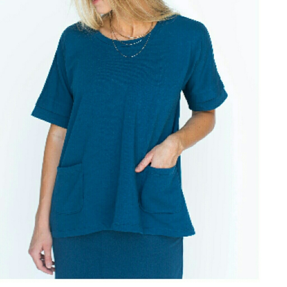 Agnes and Dora Women's Size Large Tunic Top Pocket Pullover Tidal Wave Blue